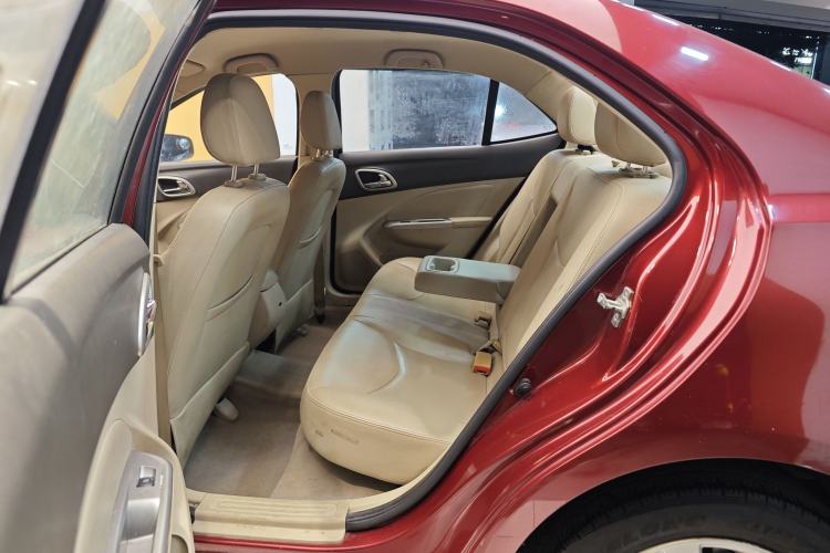 Used Baojun 630 2014 1.5L automatic comfort version
