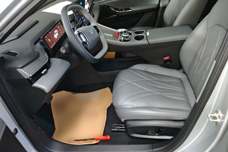 Used  L6 2025 EM-i 140km Starship Edition