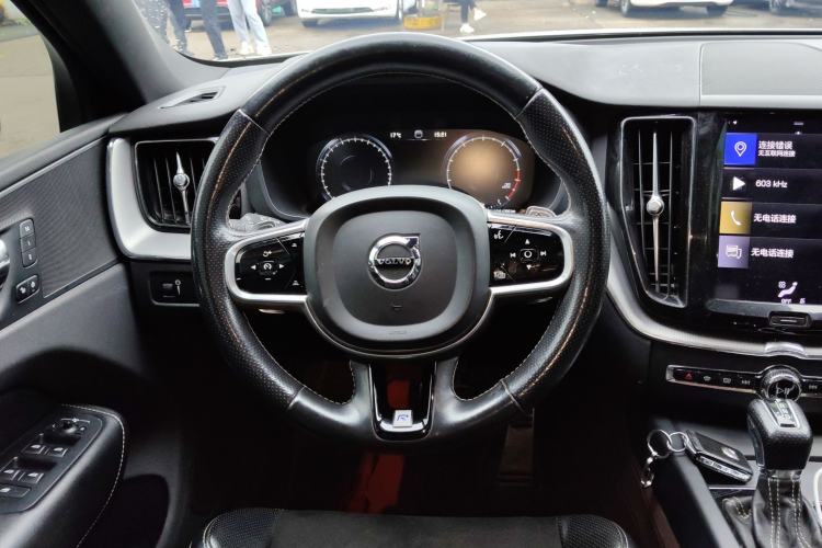 Used Volvo XC60 2018 T5 4x4 Smart & Sporty Edition
