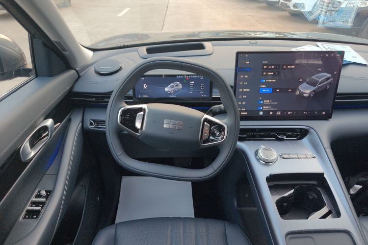 Used  E5 2024 440km Launch Edition
