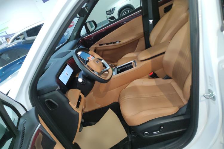 Used  L7 2025 EM-i 115km Exploration+ Edition