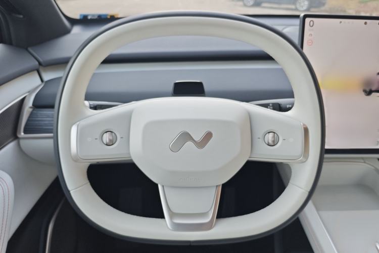 Used ONVO L60 2024 60 kWh Rear-Drive Version