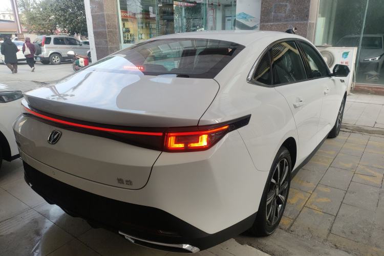 Used Changan Eado 2025 Blue Whale 1.5T 500Bar Prestige Model
