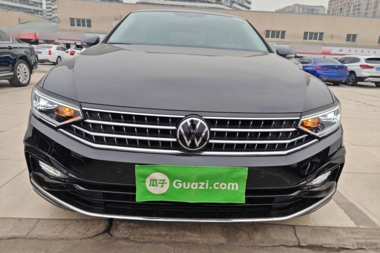 Used Volkswagen Magotan 2023 2 Million Units Limited Edition 330TSI DSG Leading Version
