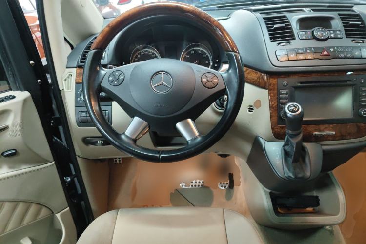 Used Mercedes-Benz Viano 2014 3.5L Premier Edition