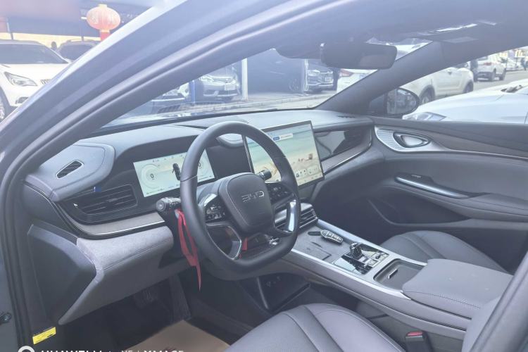 Used BYD Seal 2024 HONOR Edition DM-i 1.5L 121km Prestige Model
