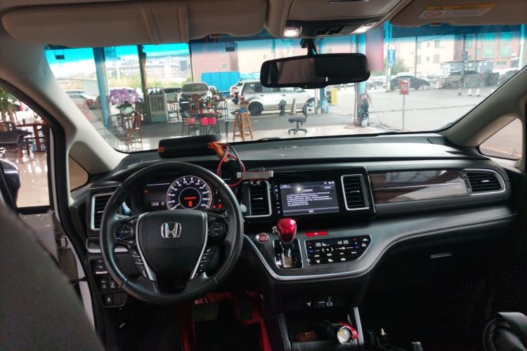 Used Honda Elysion 2016 2.4L Luxury Edition
