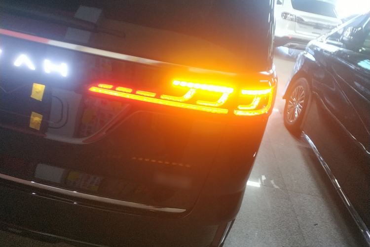 Used VOYAH Dream 2025 PHEV Four-Wheel Drive Excellence Kunpeng Edition
