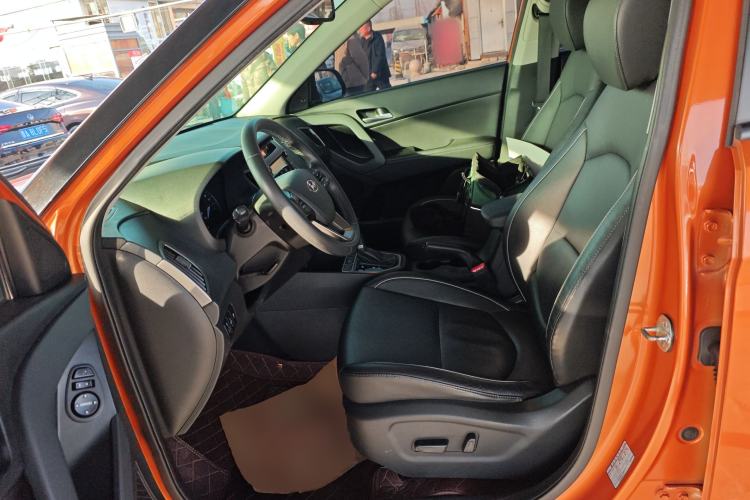 Used Hyundai ix25 2015 1.6L Automatic Two-Wheel-Drive Deluxe DLX Model