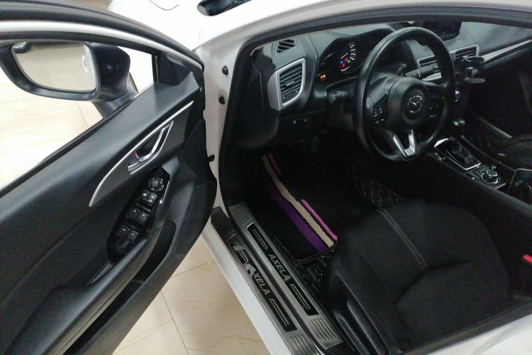 Used Mazda Mazda 3 Axela 2019 Cloud-Controlled Version Sedan 1.5L Automatic Luxury Trim China V Standard
