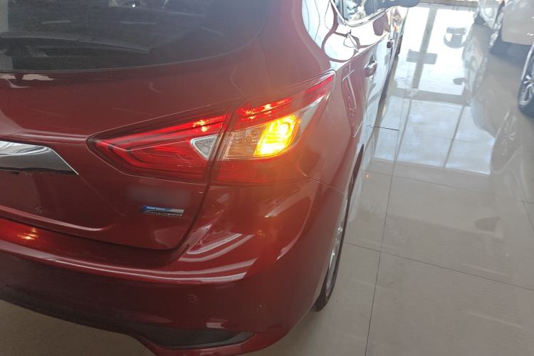 Used Nissan Tiida 2016 1.6L CVT Cool Dynamic Edition