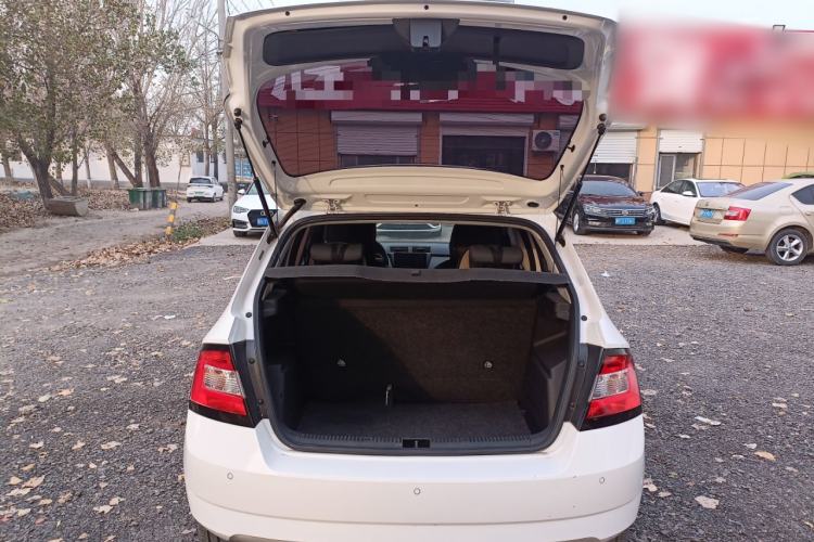 Used Skoda Fabia 2017 1.4L Automatic Car Enjoy Edition
