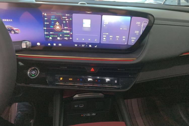 Used Buick Envision 2025 Encore Plus Four-Wheel Drive Avenir
