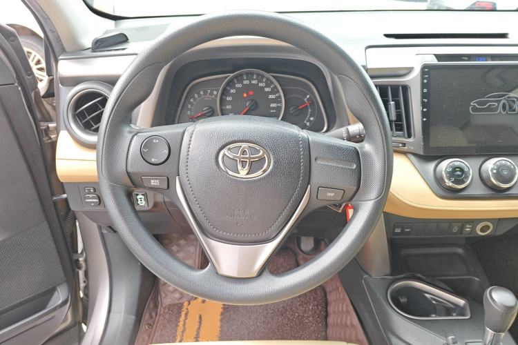 Used Toyota RAV4 2016 2.0L CVT Two-Wheel Drive Urban Edition China V Standard
