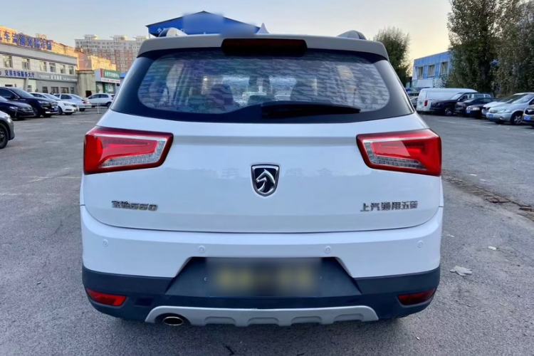 Used Baojun 560 2015 1.8L Manual Elite Model
