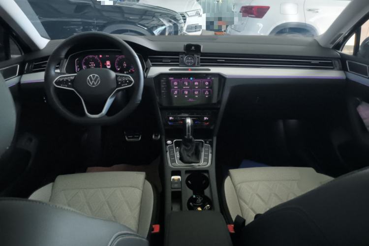 Used Volkswagen Magotan 2025 Zhongxiang Version 330TSI DSG Luxury Edition