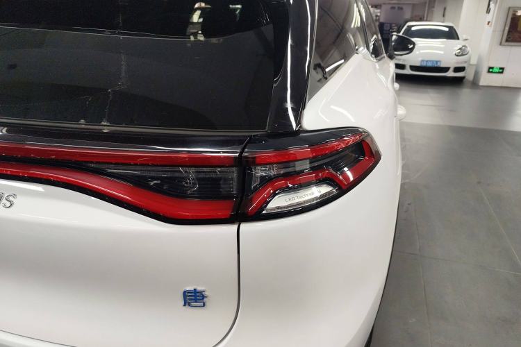 Used BYD Tang New Energy 2020 DM 2.0T Dual-Engine All-Wheel Drive Prestige 7-Seater China VI Standard
