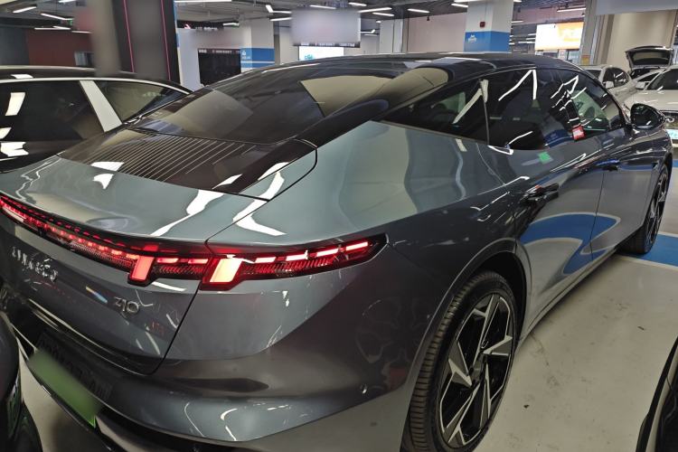 Used Lynk & Co Z10 2025 95 kWh 702 km All-Wheel Drive Intelligent Driving Ultra
