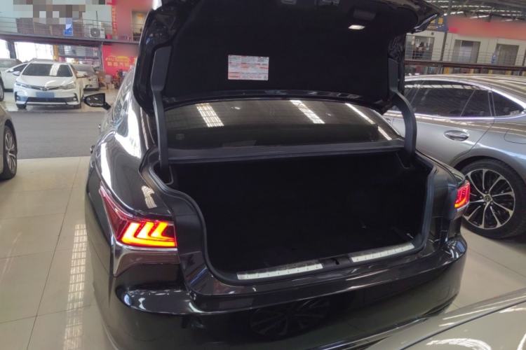 Used Lexus LS 2020 500h Excellence Edition China VI standard