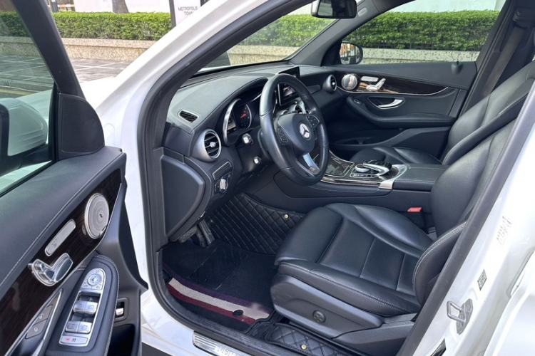 Used Mercedes-Benz GLC 2017 GLC 260 4MATIC Dynamic Edition
