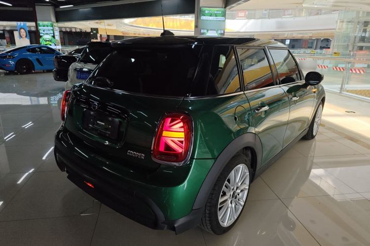 Used  MINI 2022 Updated 1.5T COOPER Classic Edition Five-Door Version
