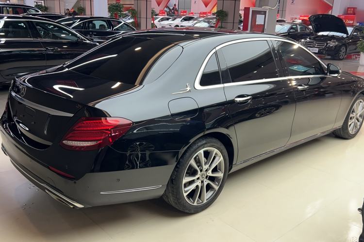 Used Mercedes-Benz E-Class 2018 Facelift E 300 L Luxury Edition