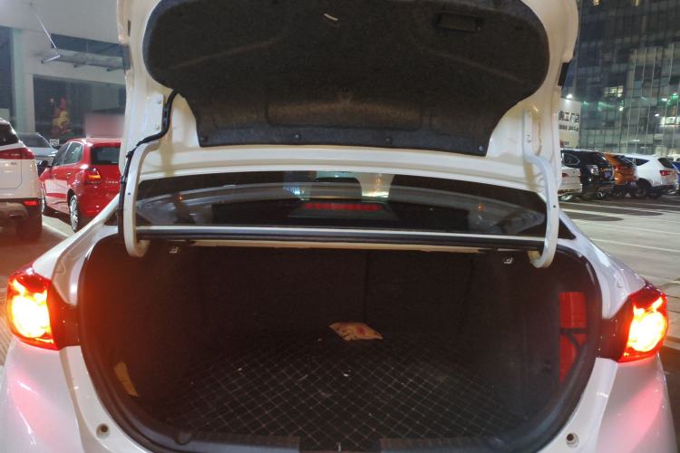 Used Mazda Mazda 3 Axela 2017 Sedan 1.5L Automatic Luxury Model Emission Standard China V
