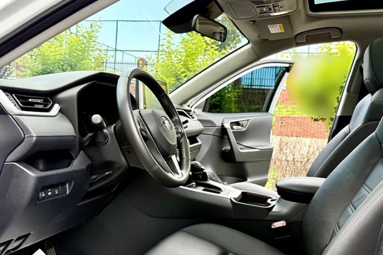 Used Toyota RAV4 2022 2.0L CVT Two-Wheel Drive Fashion Plus Edition