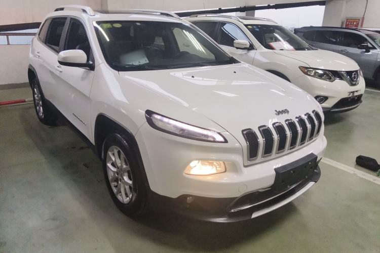 Used  Cherokee 2017 2.0L Superior Edition