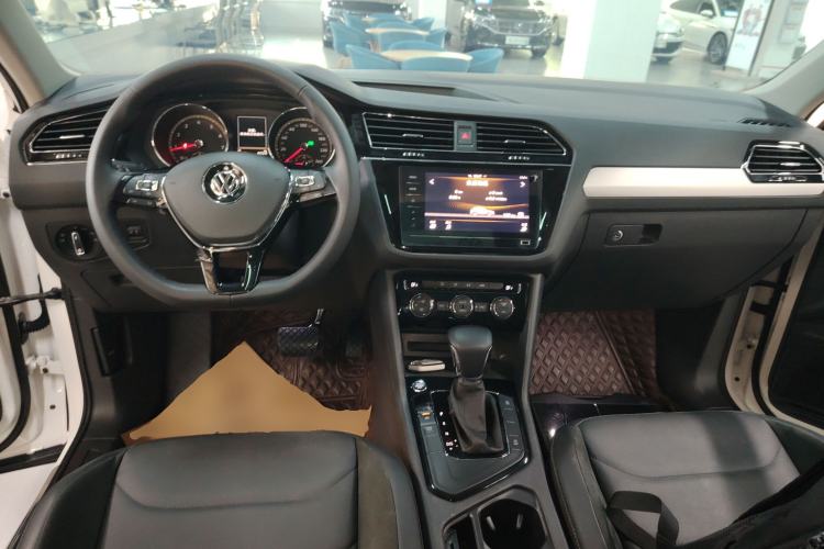 Used Volkswagen Tiguan L 2020 330TSI Automatic Two-Wheel Drive Panoramic Comfort Edition China VI Standard
