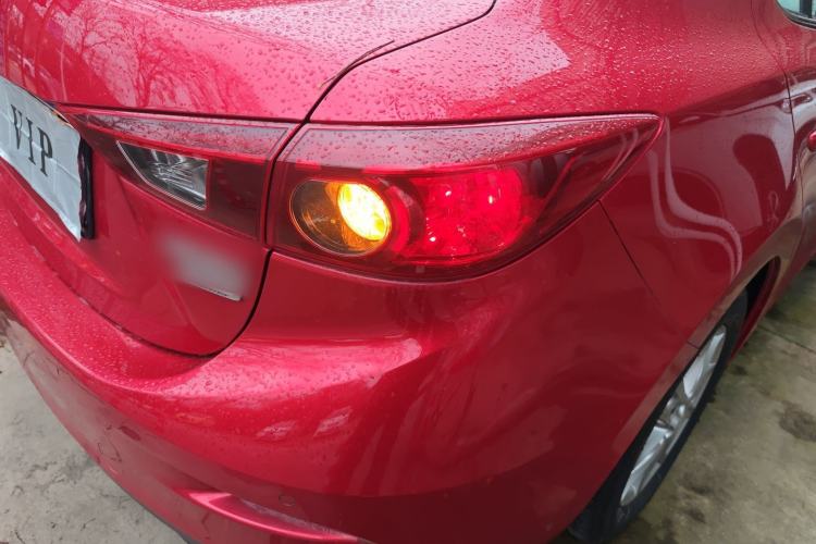 Used Mazda Mazda 3 Axela 2016 Sedan 1.5L Automatic Luxury Model