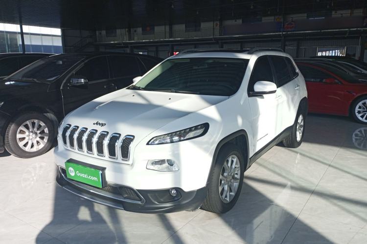 Used  Cherokee 2017 2.0L Superior Edition
