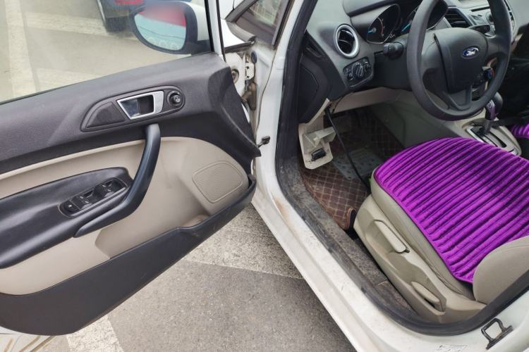 Used Ford Fiesta 2013 Sedan 1.5L Automatic Fashion Edition
