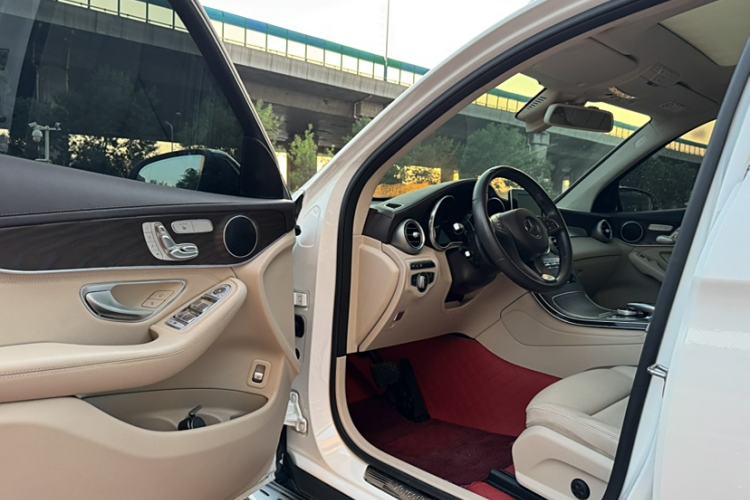 Used Mercedes-Benz GLC 2017 GLC 300 4MATIC Sport Edition
