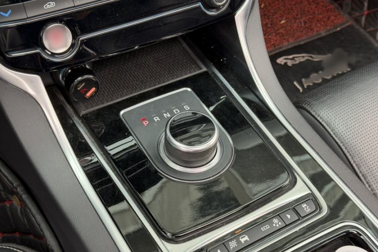 Used Jaguar XE 2018 2.0T 300 PS All-Wheel-Drive R-Sport Sport Edition