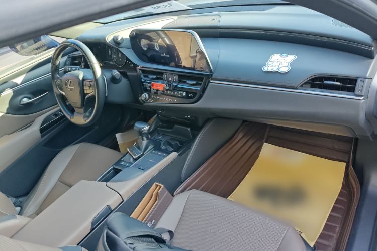 Used Lexus ES 2021 200 Excellence Edition
