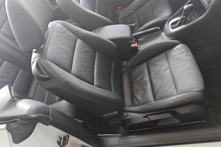 Used Volkswagen Golf 2012 1.4TSI Luxury Convertible Edition
