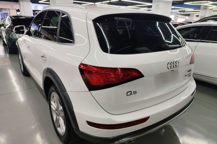 Used Audi Q5 2017 Plus 40 TFSI Technology Model