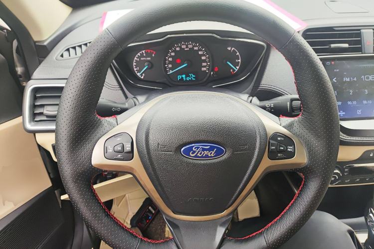 Used Ford Escort 2015 1.5L Automatic Fashion Model
