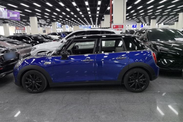 Used  MINI 2019 1.5T COOPER Artist Five-Door Edition
