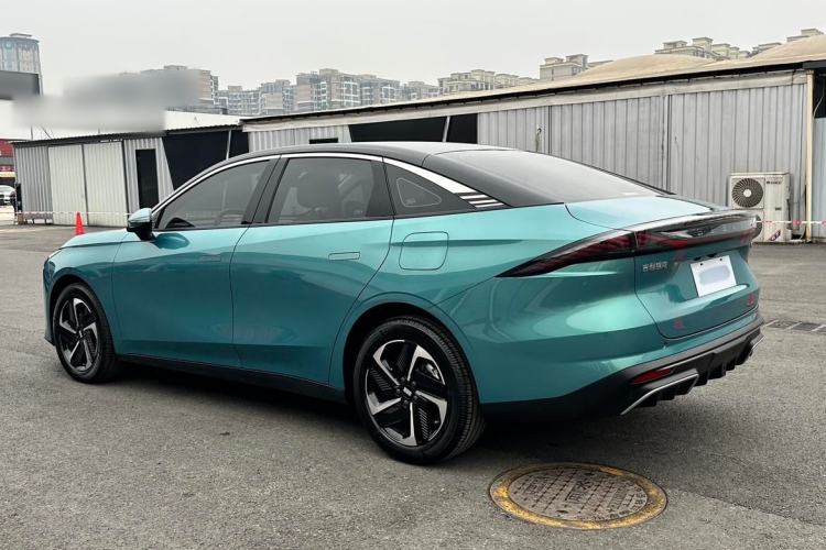 Used  L6 2023 125km MAX
