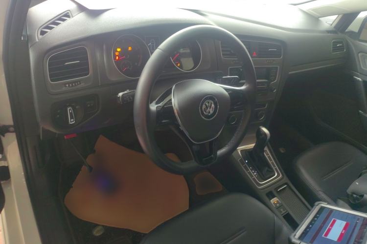 Used Volkswagen Golf 2015 1.4TSI Automatic Comfort Model
