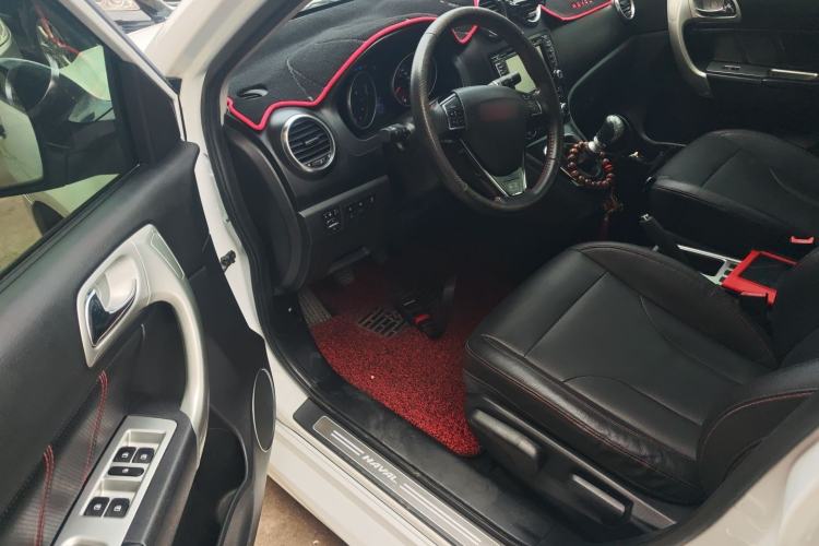 Used Haval H6 2015 Upgraded Model 1.5T Manual Two-Wheel Drive Elite Version
