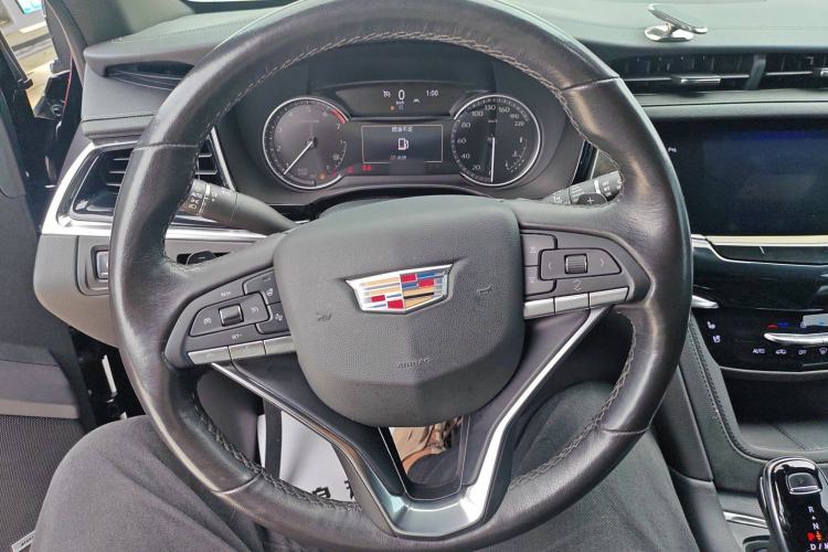 Used Cadillac XT6 2021 2.0T Six-Seater Four-Wheel-Drive Luxury Version
