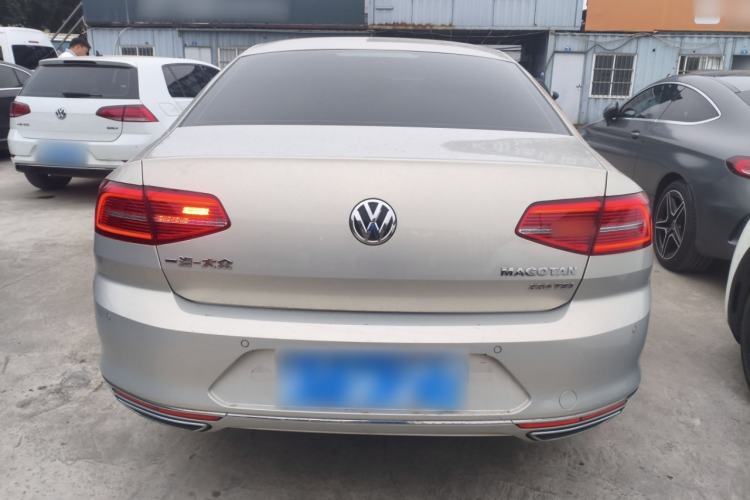 Used Volkswagen Magotan 2017 330TSI DSG Luxury Model
