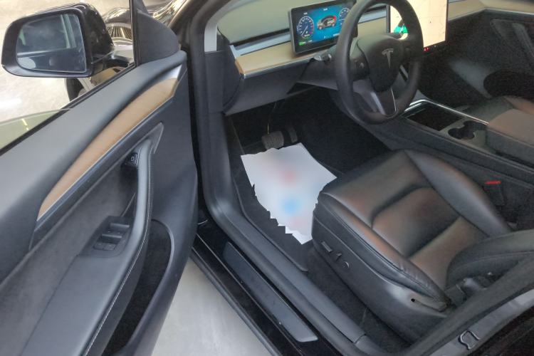 Used Tesla Model Y 2021 Long-Range All-Wheel-Drive Version 3D7
