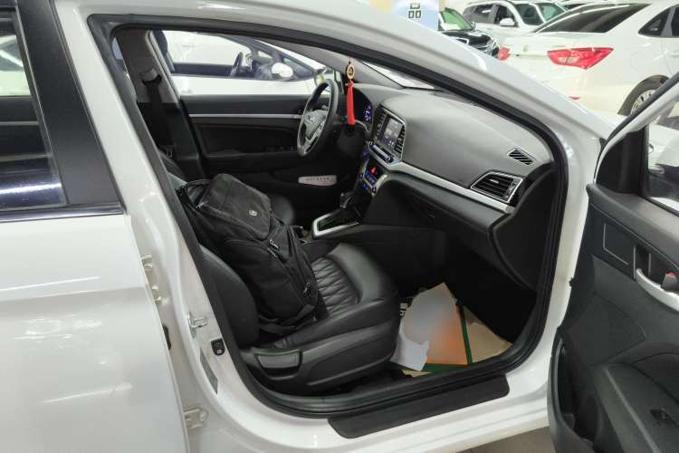 Used Hyundai Elantra 2018 1.6L Automatic 15th Anniversary Special Edition
