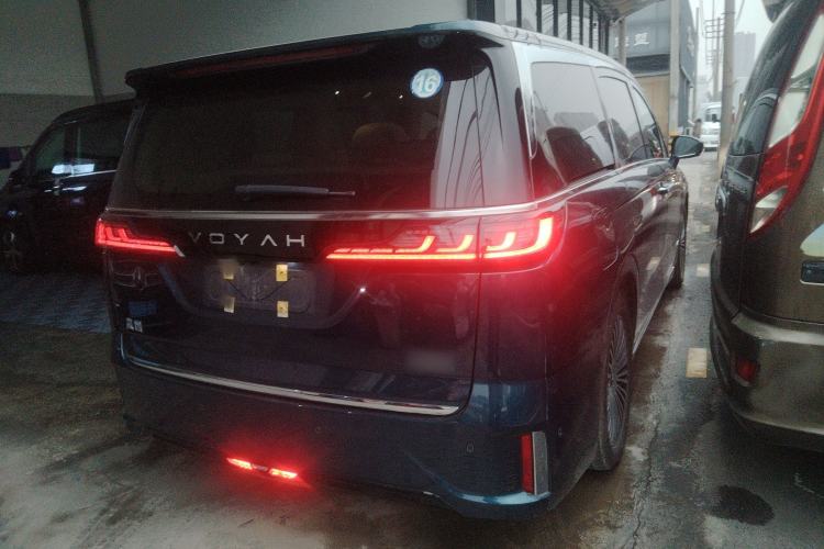 Used VOYAH Dream 2025 PHEV Four-Wheel-Drive Flagship Kunpeng Edition
