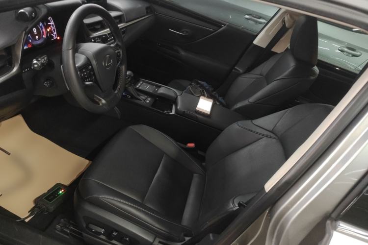 Used Lexus ES 2020 200 Excellence Edition
