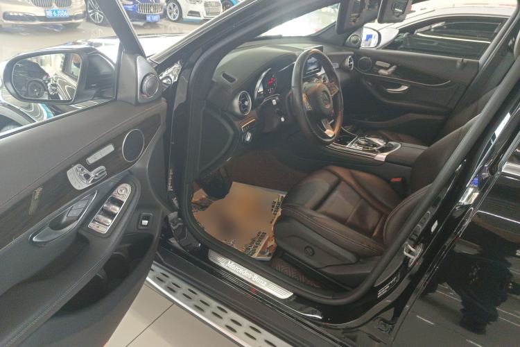 Used Mercedes-Benz GLC 2019 Facelift GLC 260 L 4MATIC Luxury Model
